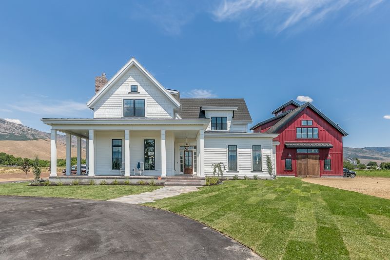Best Barn Siding Replacement Contractors in Auburn Hills, MI
